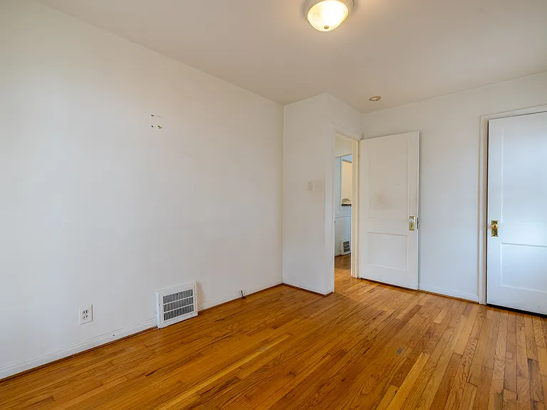 1423 Hollywood Ave — Photo 13