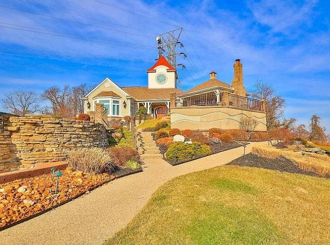 River's Breeze Clubhouse