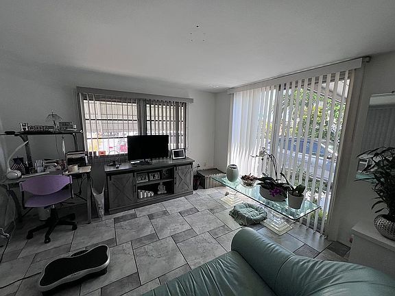 5th image of 143 W Lake Dr #2