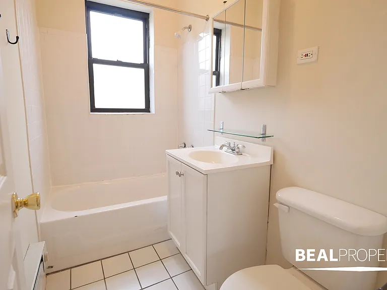 3720-28 N Pine Grove Ave — Photo 11