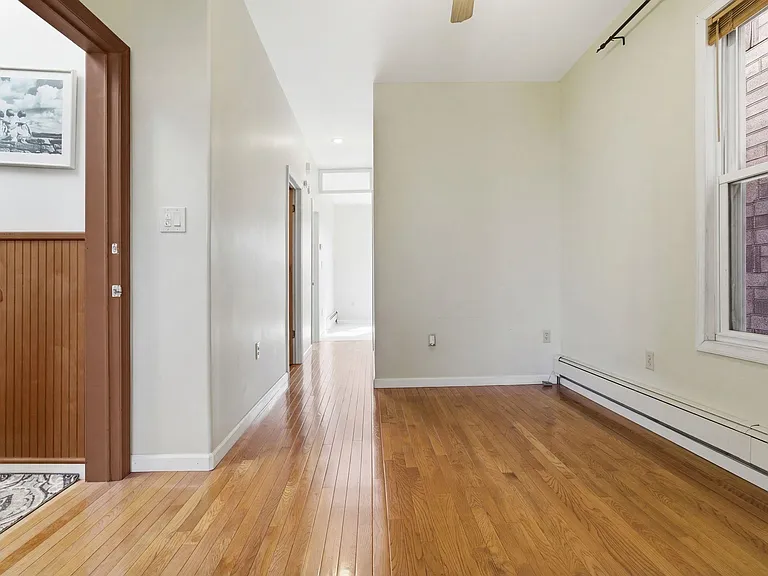 470 Mallory Ave #2 — Photo 2