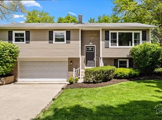 4 Maple Ct, Geneva, IL 60134