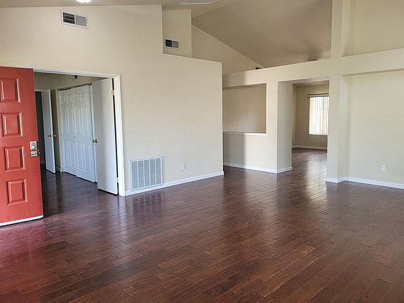5th image of 3438 Parker St