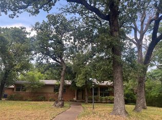 1700 Vinewood St, Fort Worth, TX 76112