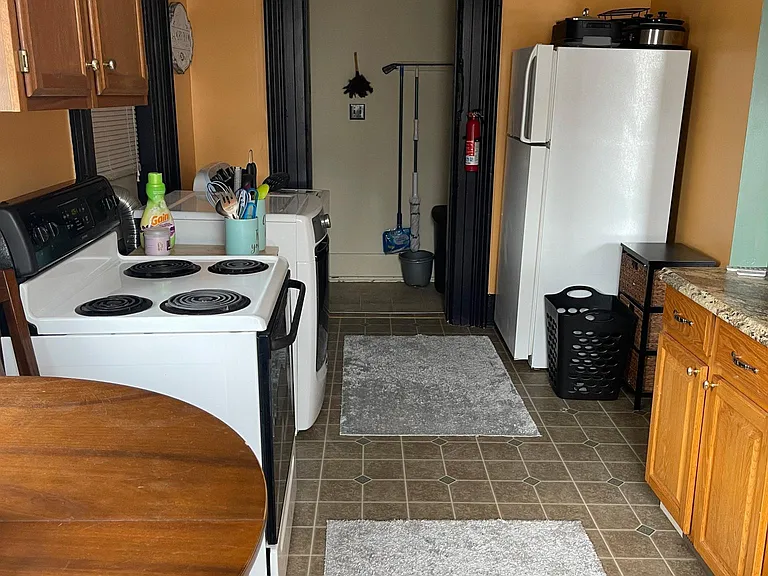 363 Groves Ct — Photo 27