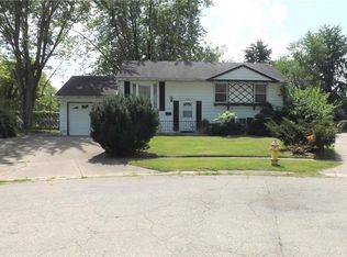 4863 Denny Ln, Dayton, OH 45431