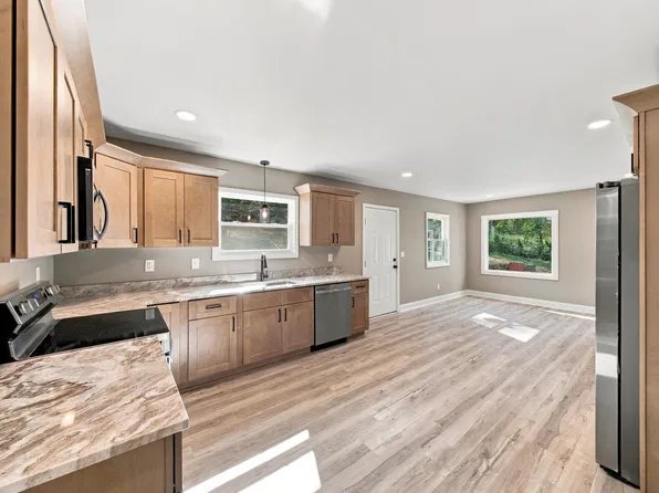 38 Chestnut Hill Trl, Roanoke, VA 24012
