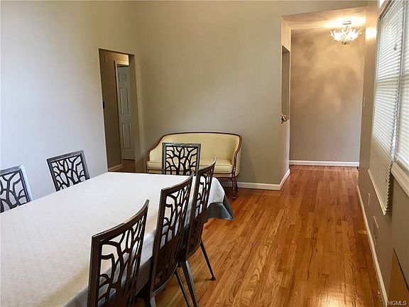 5th image of 6 Parker Blvd