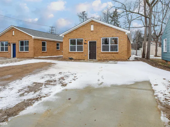 25 E Cornell Ave, Pontiac, MI 48340