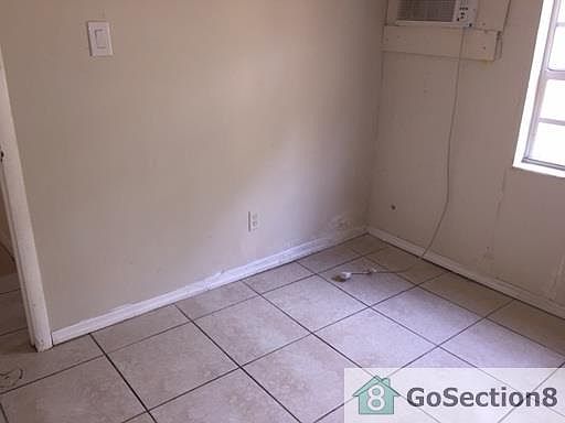 2nd image of 638 50th St #B