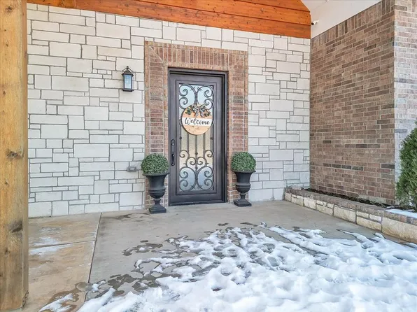 9228 E Cardinal Pl, Midwest City, OK 73130