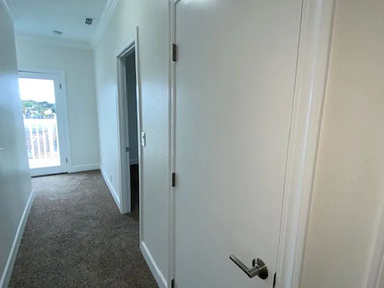585 Laine St — Photo 16
