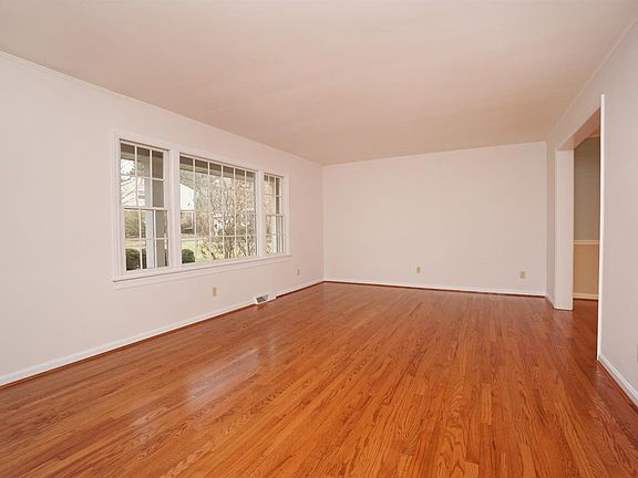 4th image of 7856 Trailwind Dr