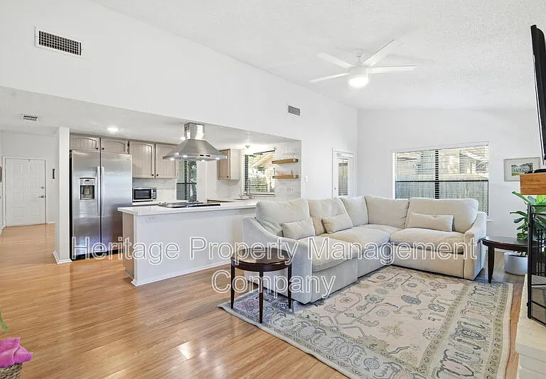 13402 Langtry St — Photo 5
