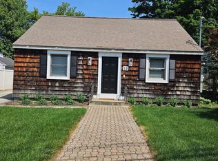 12 Taylor St, Nashua, NH 03060