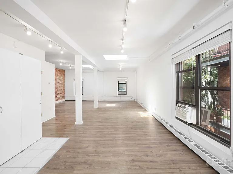 120 E 13th St #3R — Photo 12