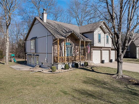 2nd image of 18209 Rollins Dr