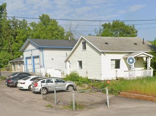 5358 Bank St #A, Ottawa, ON K1X1H1