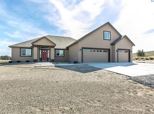 1501 Harrington Rd, West Richland, WA 99353