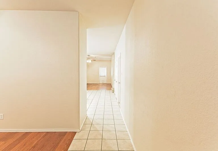 4009 Hidden Meadow Ct — Photo 5
