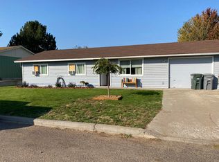 56 NE Hillcrest St, Madras, OR 97741