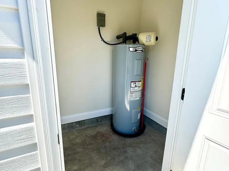 2014 Phoenix Dr #98 — Photo 10