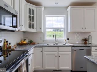 10 Southside Dr #10, Willow Street, PA 17584