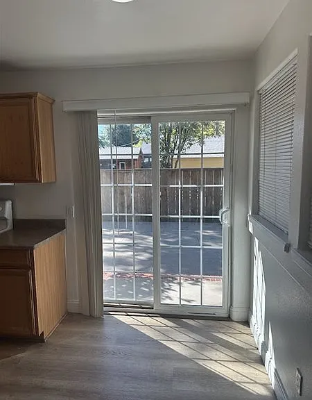 537 Crane Ave — Photo 5