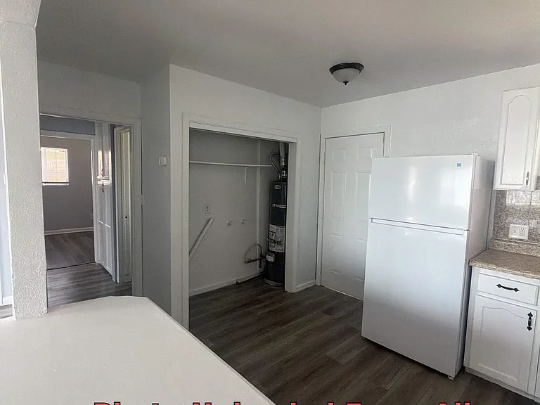 440 N Thompson St — Photo 6