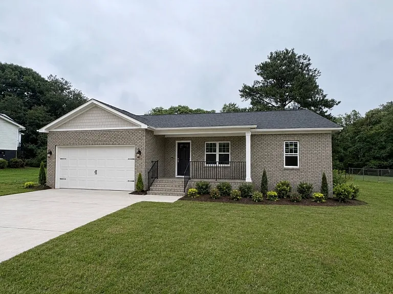 2495 Griffith Rd — Photo 1