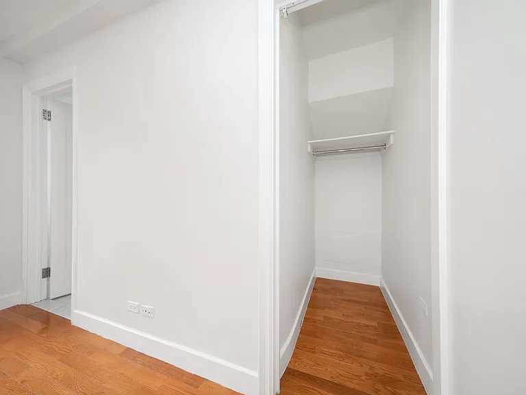 400 E 57th St #16P — Photo 10