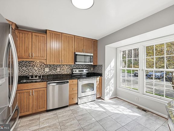 2nd image of 5872 Langton Dr