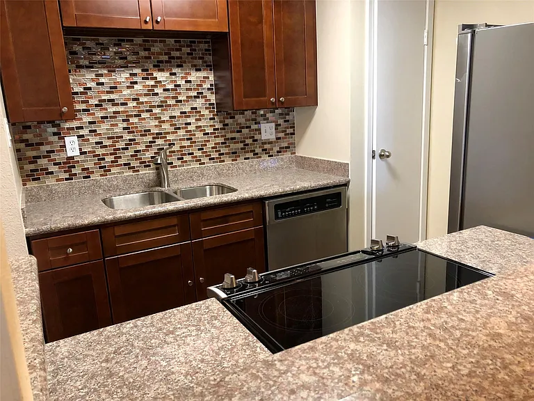 10053 Westpark Dr #324 — Photo 16