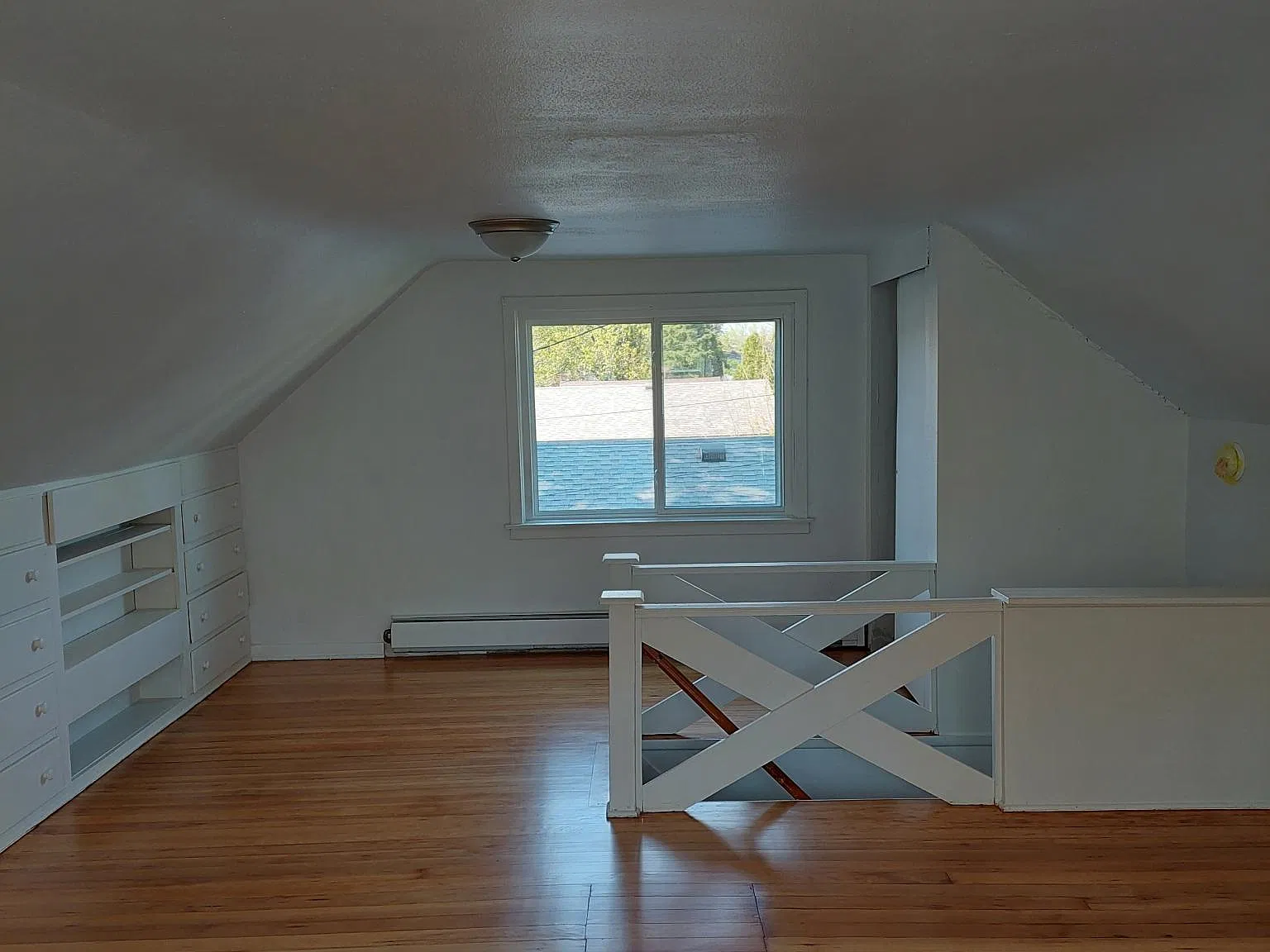 3 bed, 1196 sqft, $1,600 — Photo 3