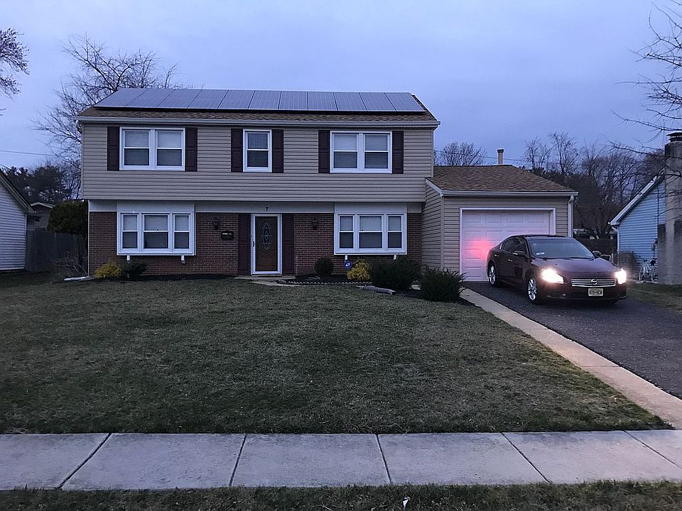 2nd image of 7 Elmwood Ln
