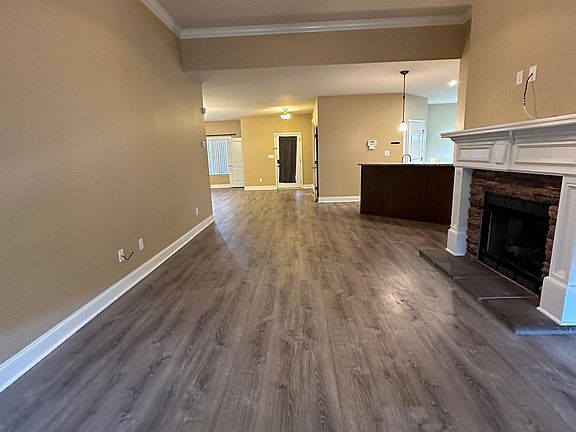 5th image of 409 E Mossyleaf Dr SW #409
