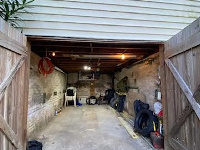 1708 Richard St — Photo 34