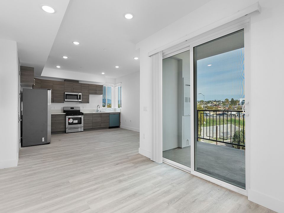 2-Bedroom layout - Living room space and Kitchen