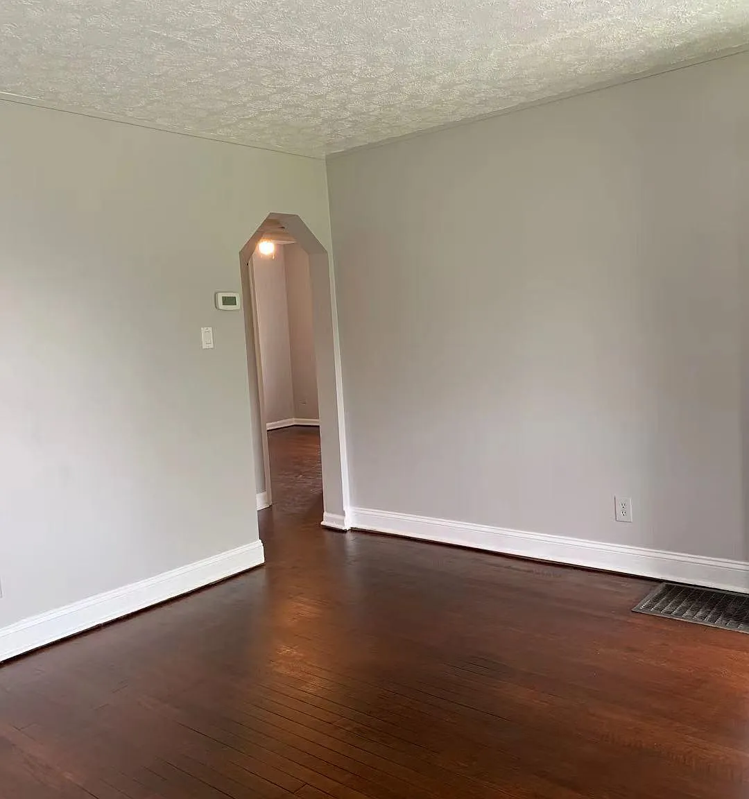 3 bed, 919 sqft, $1,395 — Photo 2