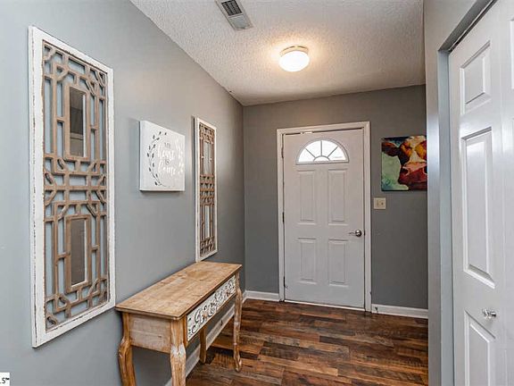 3rd image of 18 Black Oak Ct