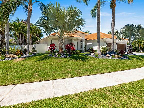 3rd image of 2785 Biarritz Drive