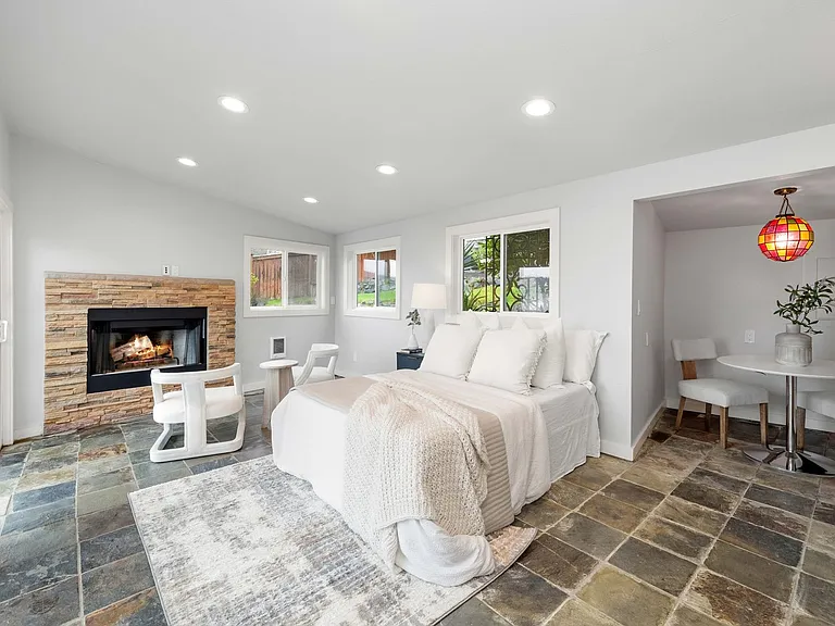 17714 SE 40th Pl — Photo 35
