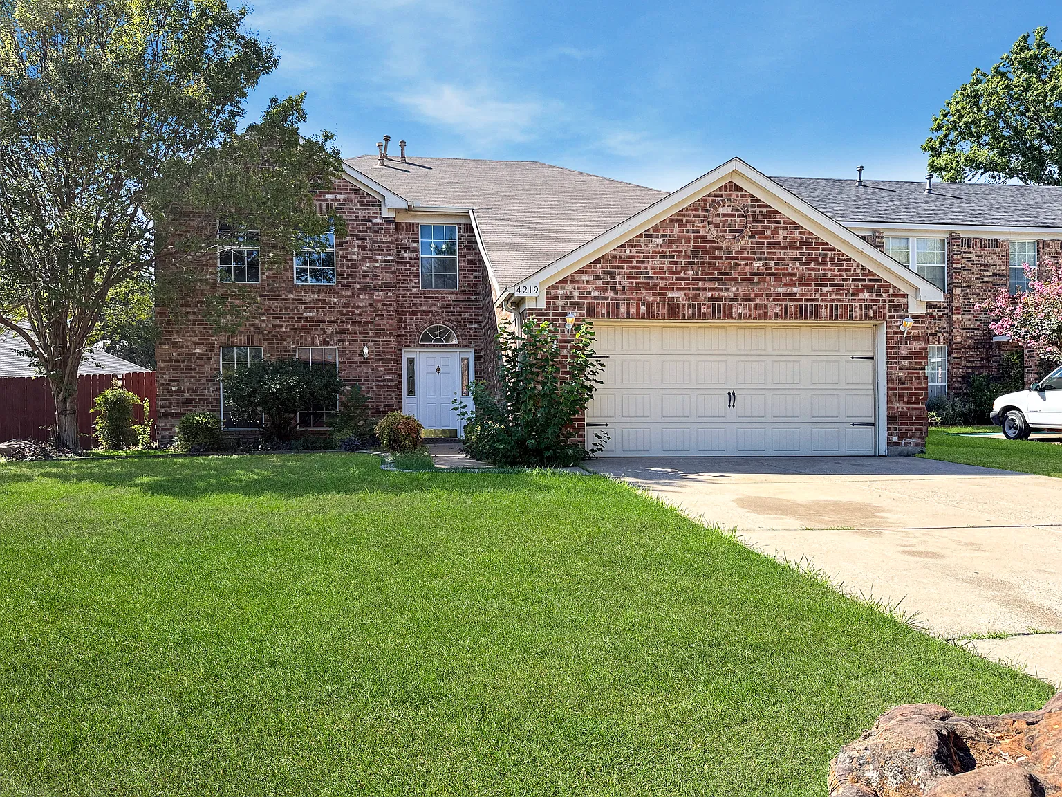 5 bed, 2410 sqft, $2,700 — Photo 1