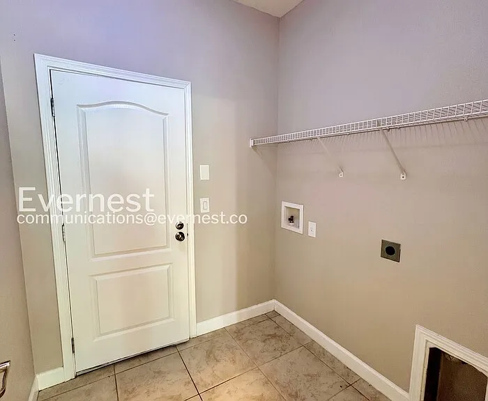11211 Flora Springs Dr — Photo 24