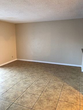 4th image of 2524 Haley St APT 8