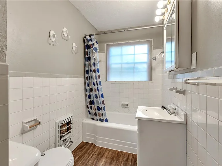 2037 NW 47th St — Photo 26