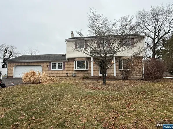 51 Harmer Ter, Wayne, NJ 07470