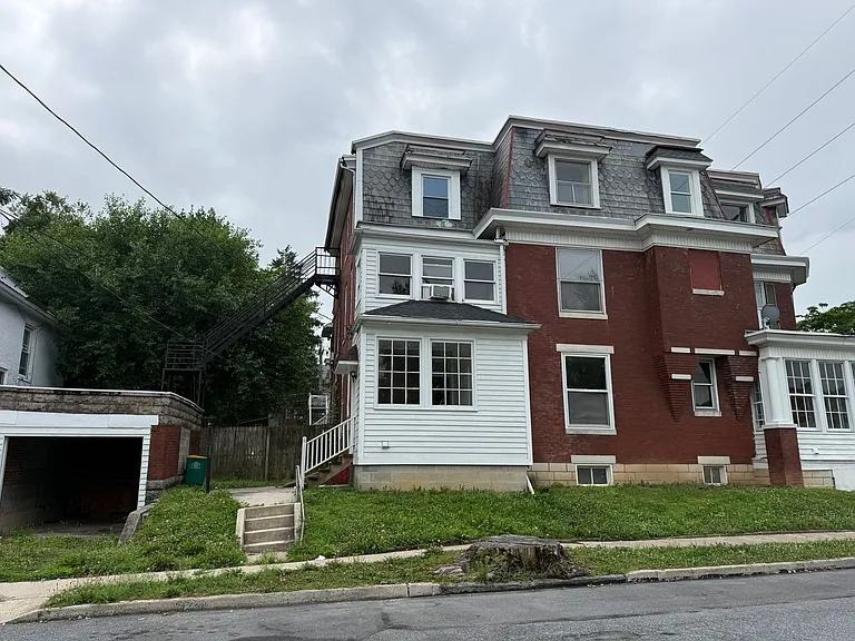 49 W Commerce St — Photo 51