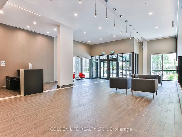 8 Trent Ave #1112 — Photo 16