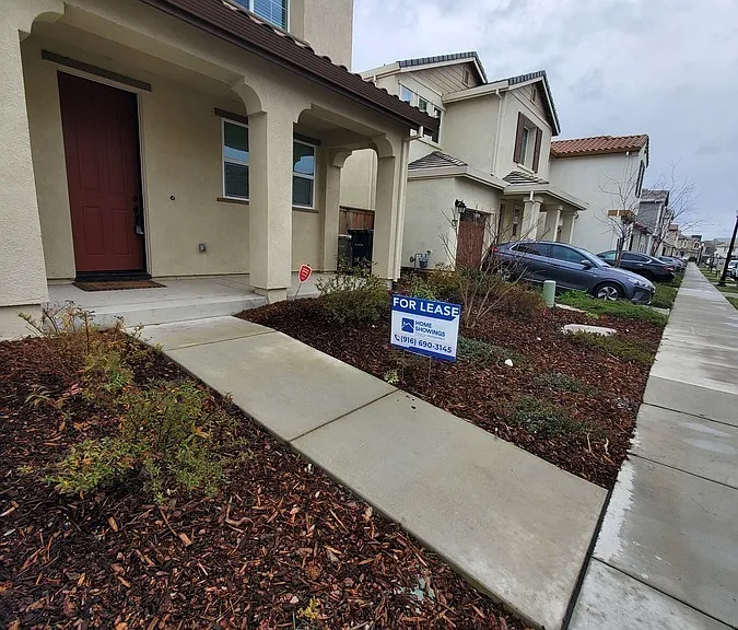 2445 Buzz Aldrin Way — Photo 30